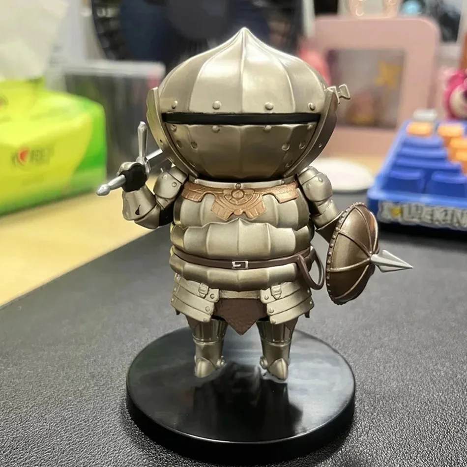 مجموعة شخصيات الرسوم المتحركة Dark Souls Q الإصدار - دمى Solaire Artorias Ornstein Fire Keeper لهواة جمع تمثال الرسوم المتحركة