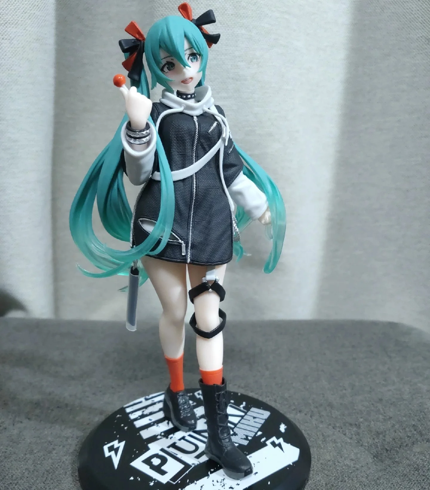 taito-vocaloid-hatsune-ku-anime-figure-punk-future-collection-decoration-de-bureau-modele-jouets-cadeaux-de-noel-mode-authentique