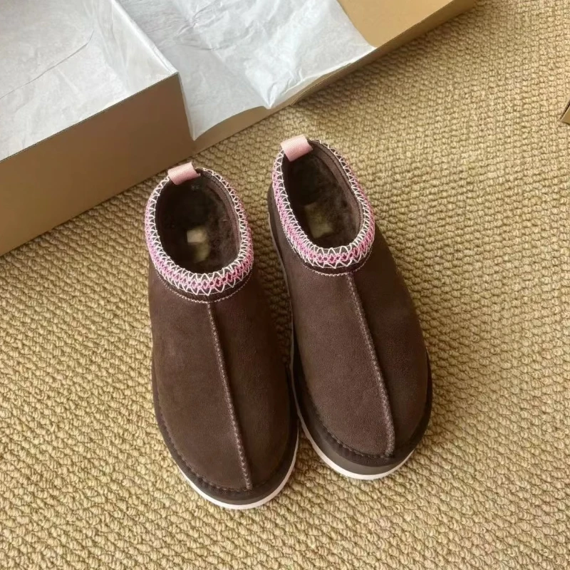 Real Sheepskin Wool Low-cut Warm Comfortable Shoes Women Fashion Short Shoes 2027 New Winter Warm Boots Fur Ladies Snow Boots