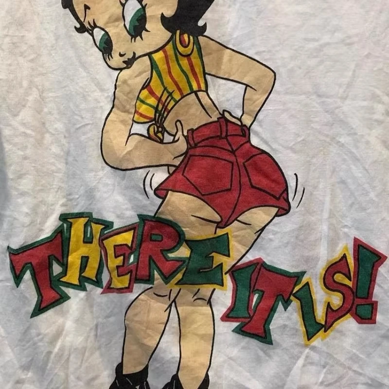 Miniso بيتي بوب بيتي سيدة دمية 2025 موضة الصيف جديد حار الكرتون الاتجاه المدرسة القديمة كلية نمط المرأة تي شيرتات قصيرة الاكمام