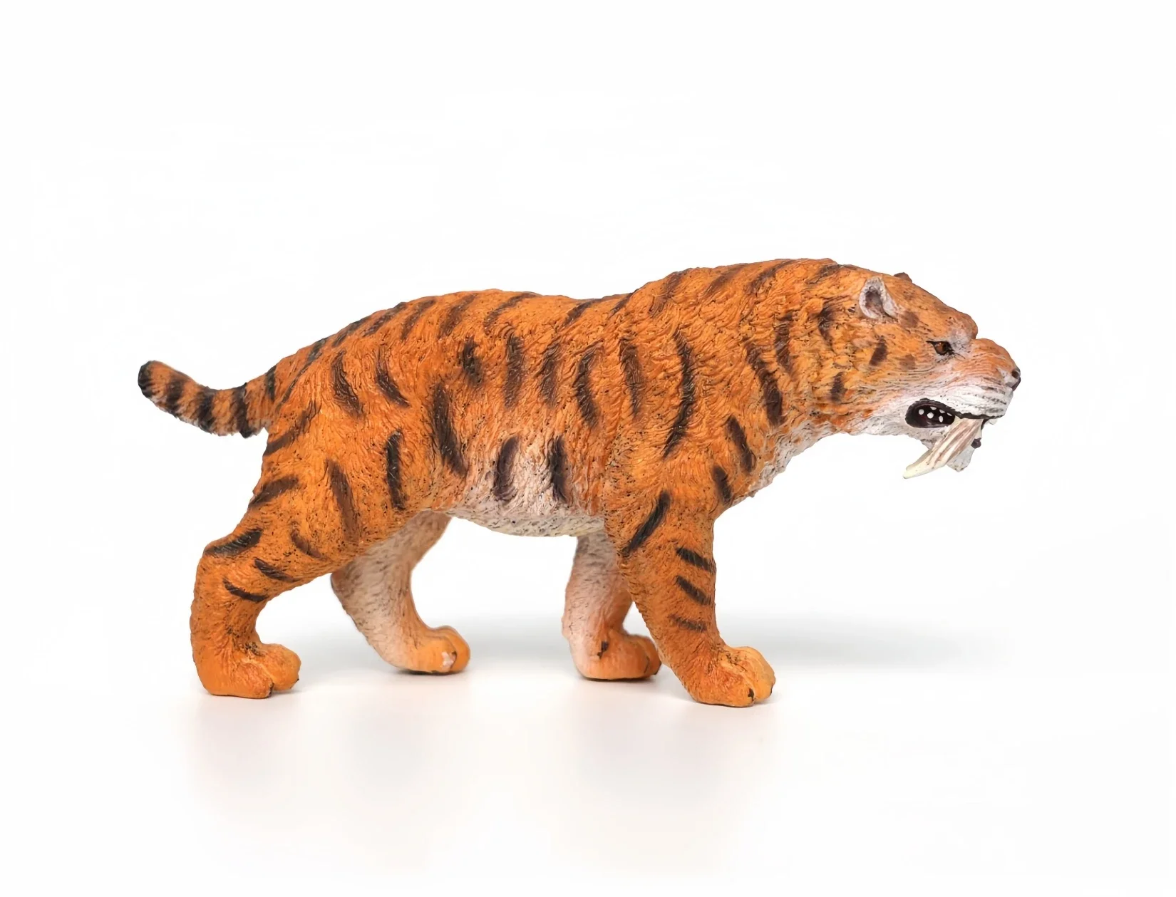 TNG Saber-Toothed Tiger T4007 Model Realistic Prehistoric Animal Collection Scene Desk Decoration Birthday Gift Educational Toy