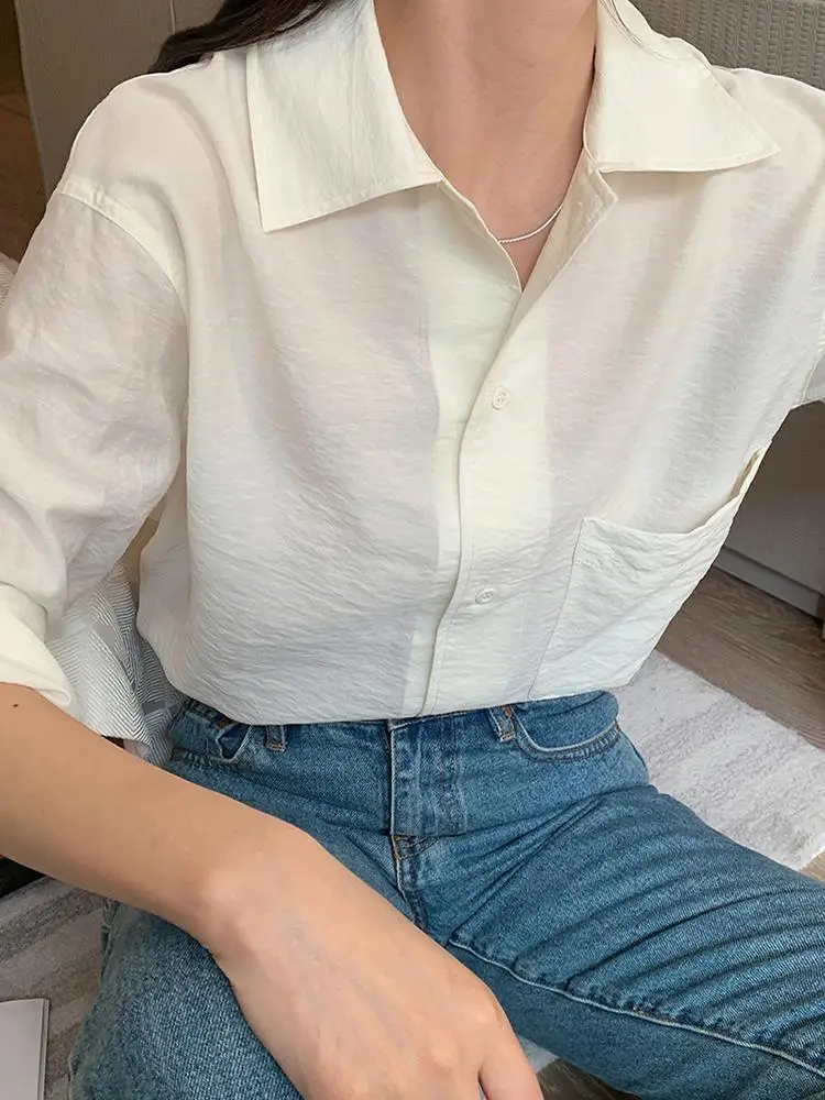 

Рубашка с длинным рукавом из шелка с прохладной текстурой для ранней осени, винтажный интеллектуальный стиль, с карманом, отложным воротником, для повседневной носки, в стиле кэжуал.