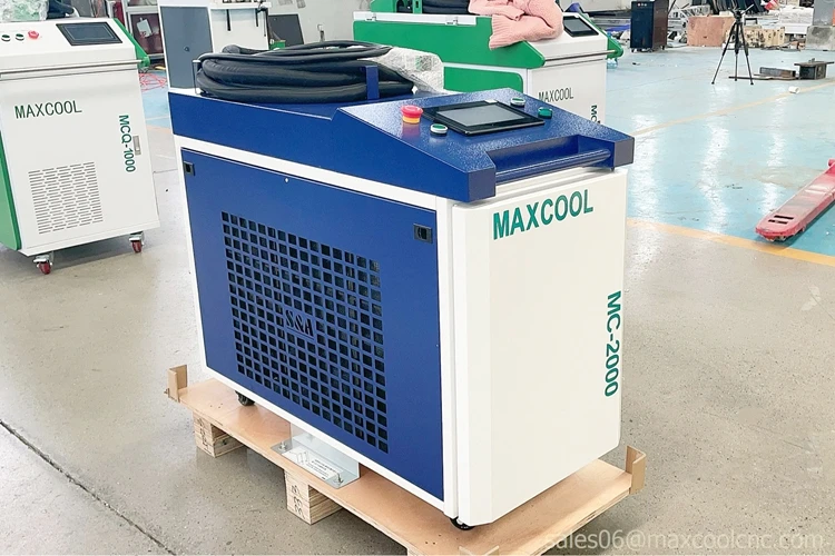 Portable Laser Cleaner 2000W 3000W Metal Rust Cleaning Hand Held Laser Cleaning Machine