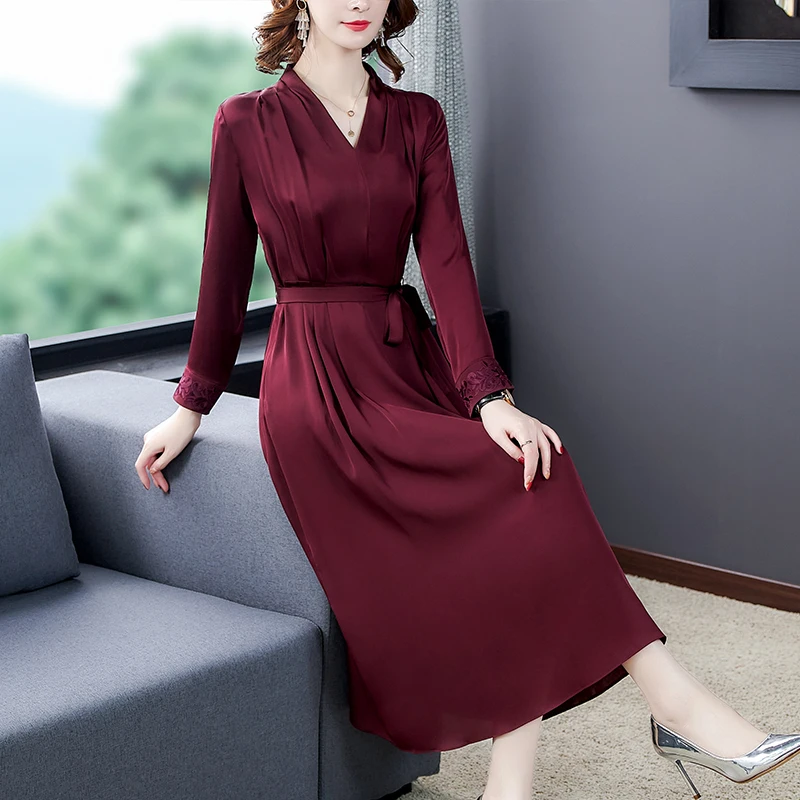 2023 Women's Wine Red Solid Silk Dress V-Neck Acetic Acid Satin Long Sleeve Dress Autumn Mid length Loose Size Slim Long Robe