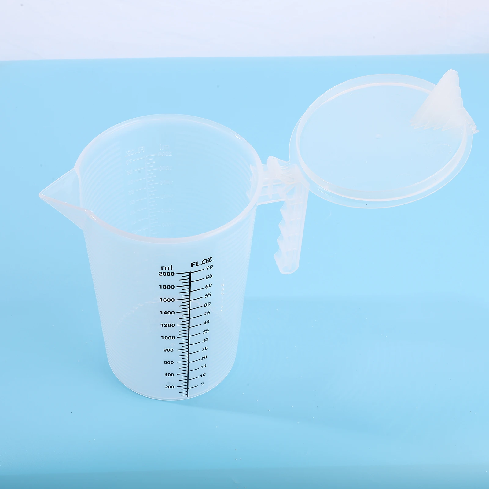 Laboratory Measuring Cup Graduated Liquid Dry Container Measuring with Handle Spout Lid for Kitchen Plastic Jug Cup Containers