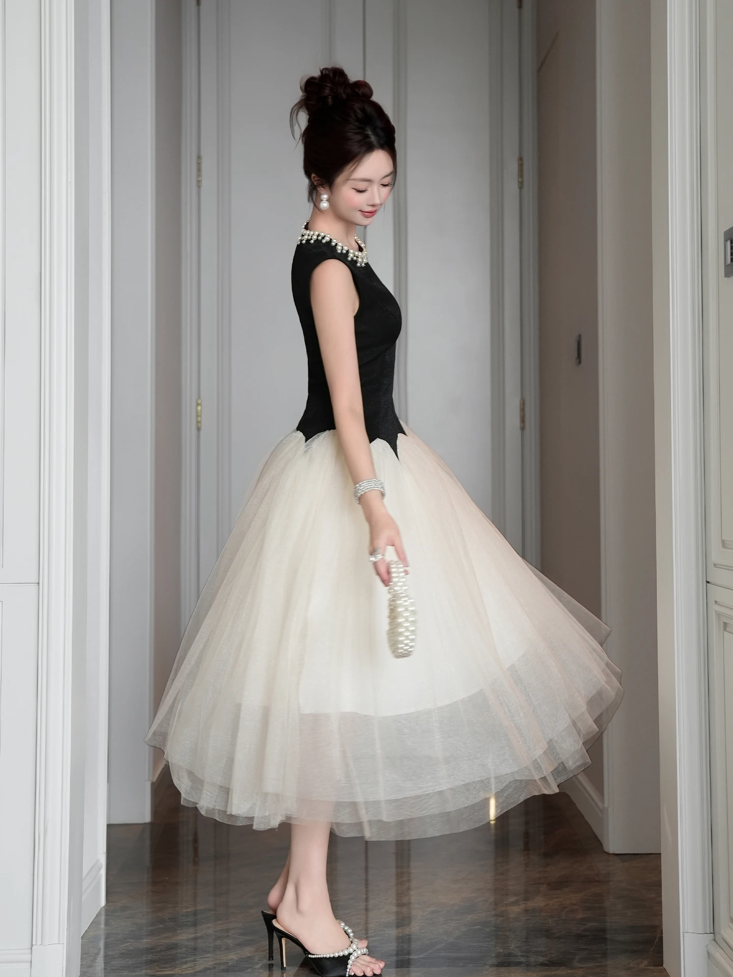 French Elegant Temperament Dress Beaded Round Neck Sleeveless High Waist Mesh Spliced A-line Socialite Long Evening Dress Women
