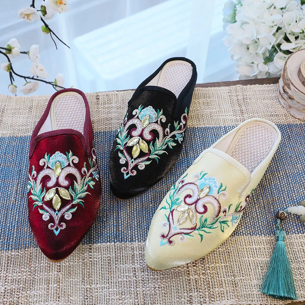 Veowalk Flower Embroidered Women Velvet Cotton Fabric Flat Mules Slippers Pointed Toe Comfortable Summer Shoes For Ladies