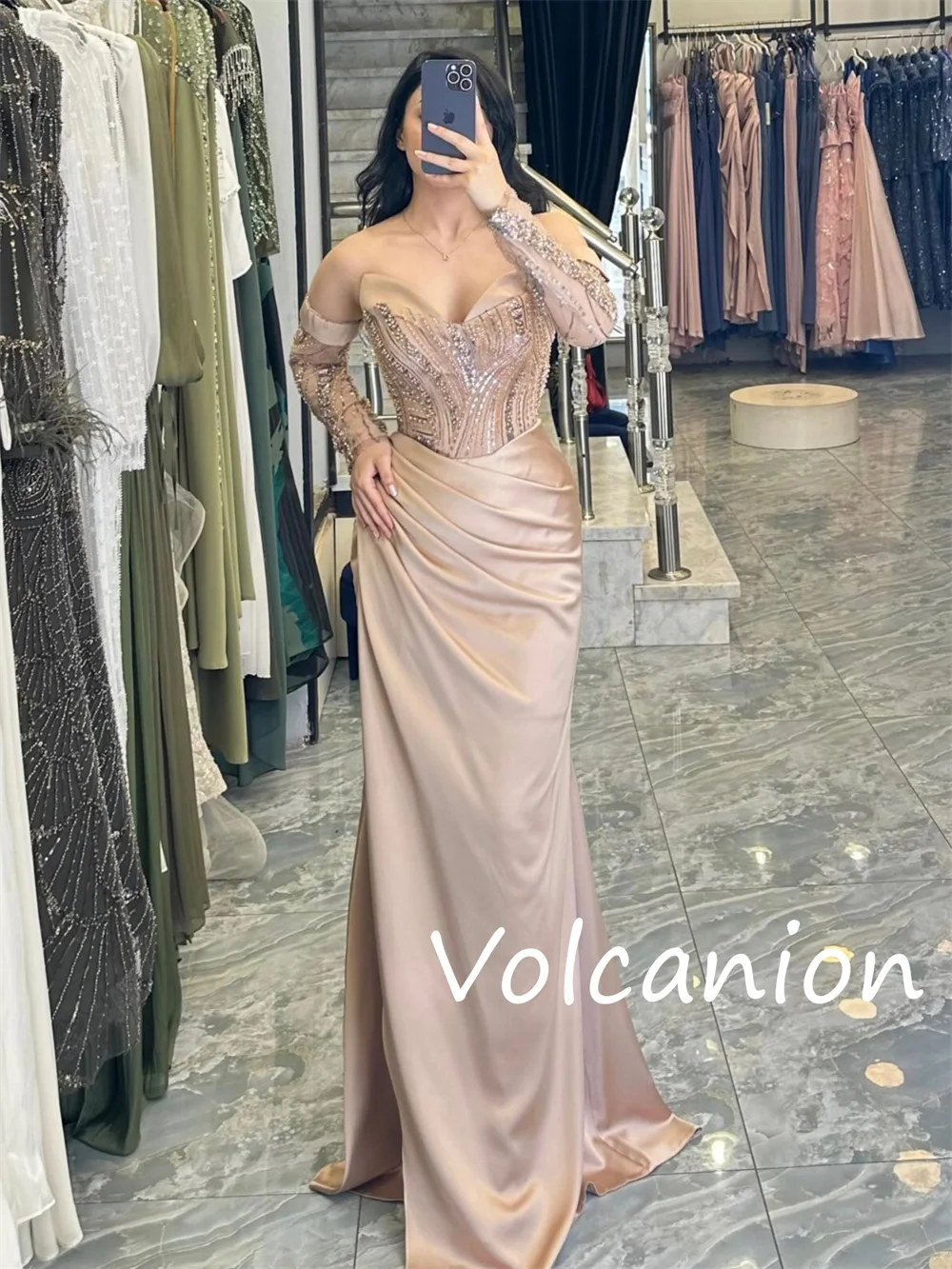 أزياء مخصصة Charmeuse مطرزة الطية مستقيم فساتين طويلة بدون حمالات مناسبة مخصصة رائعة