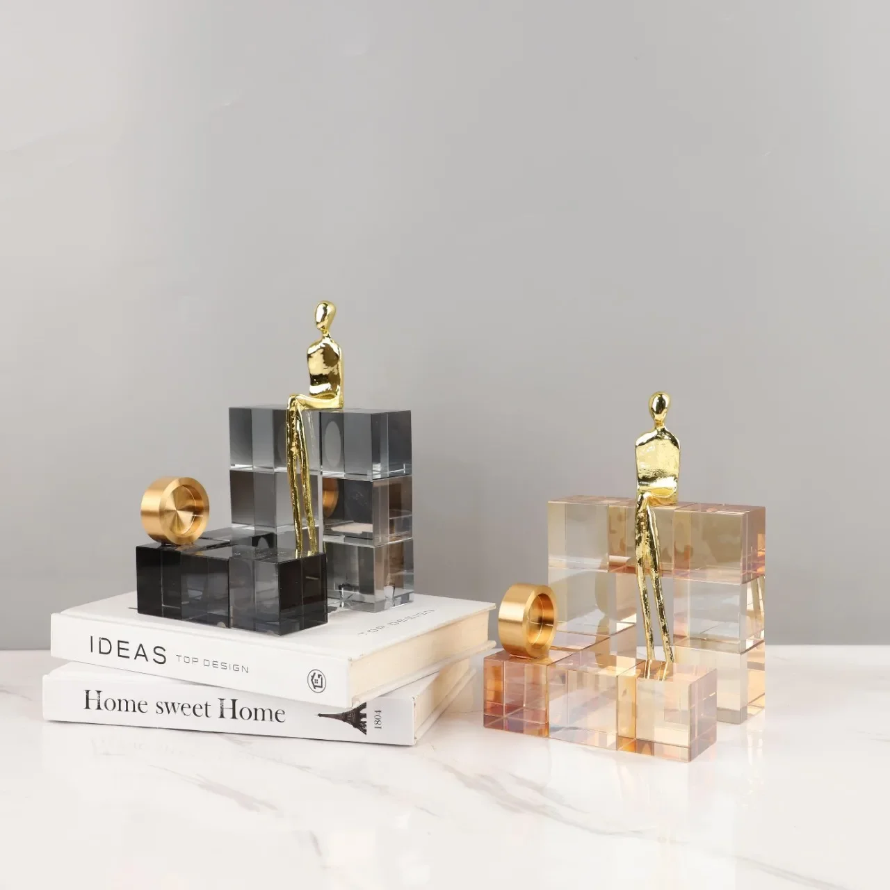 Statua in metallo di cristallo geometrico di lusso leggero europeo, ornamento artistico, soggiorno, camera da letto, ingresso, decorazione della casa dell'hotel