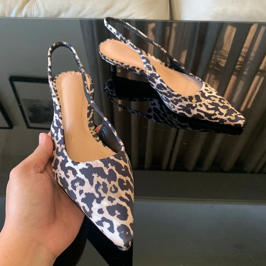 Scarpe da donna con stampa leopardata Design Vintage eleganti sandali con tacco basso Slingbacks Sexy Shallow Party Office Lady Shoes