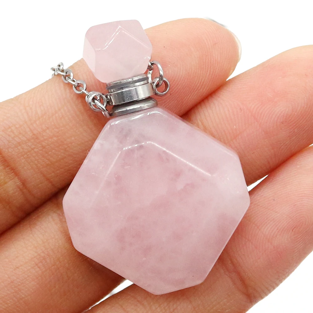 

Exquisite Natural Crystal Faceted Geometric Octagonal Perfume Essential Oil Bottle Versatile and Stylish Jewelry Necklaces