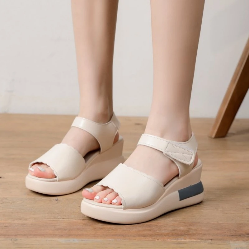 2024 Summer Women's Thick Bottom Diagonal Heel New Single Buckle Open Toe Casual Sandals