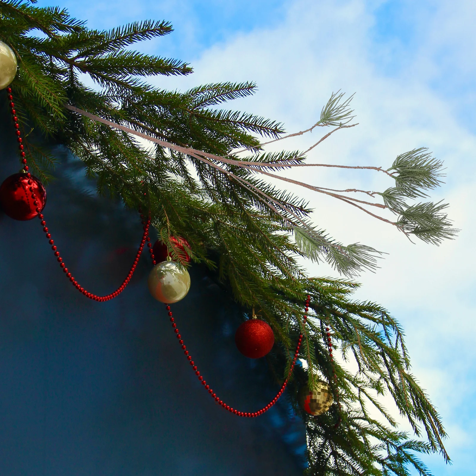 

Artificial Pine Needle Branch 30Cm Lifelike Faux Pine Stems for Christmas Wreath DIY Home Decoration Garland Party Supplies