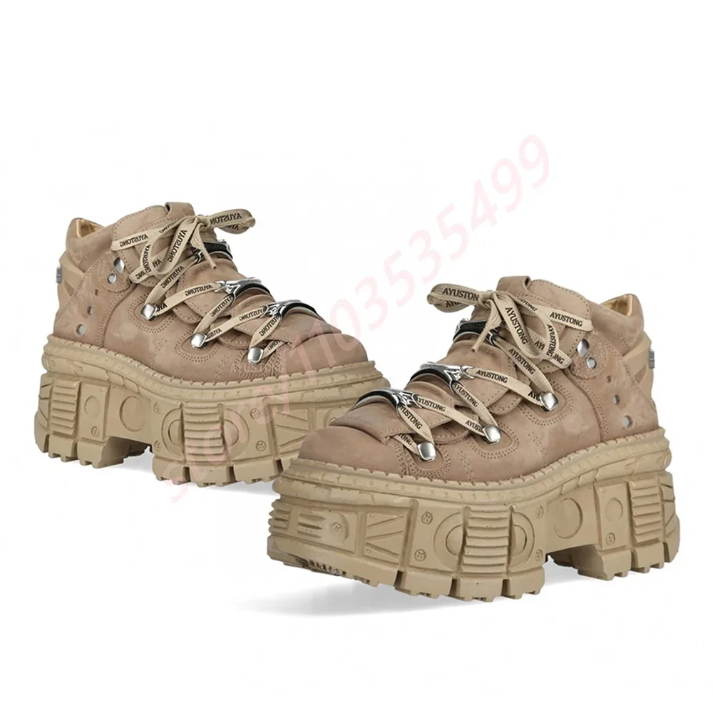 

Мотоциклетные ботинки Y2K на толстой подошве с металлическими заклепками, новинка 2025, уличная рок-панк-мода, 35-45, круглые спортивные повседневные короткие ботинки на шнуровке