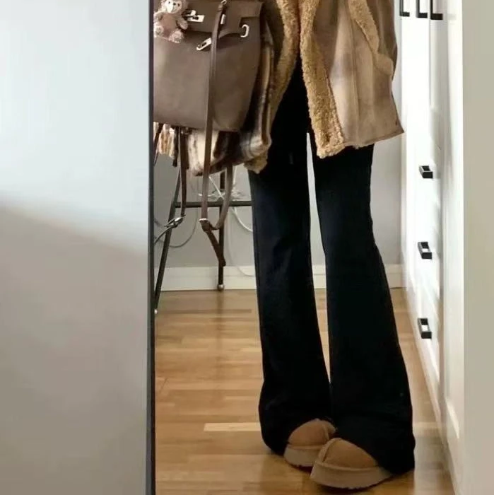 Tall and Versatile Women with Added Fleece  Autumn and Winter High Waisted  Loose  Floor Hugging Black Micro Flared Jeans