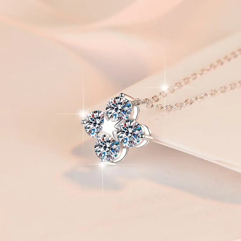 Jewelry New Product 925 Sterling Silver Necklace Gift for Women Four-Leaf Clover Moissanite Pendant 2 Carat Fashion Jewelry Factory Wholesale