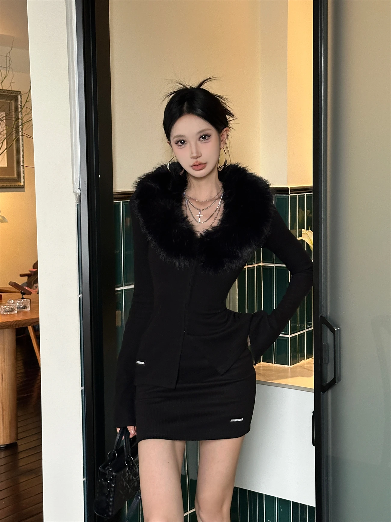 

2024 New Autumn /winter High-end Style Designed Niche Temperature Hot Girl Two-piece Fur Collar Layered Knitted Suit for Women