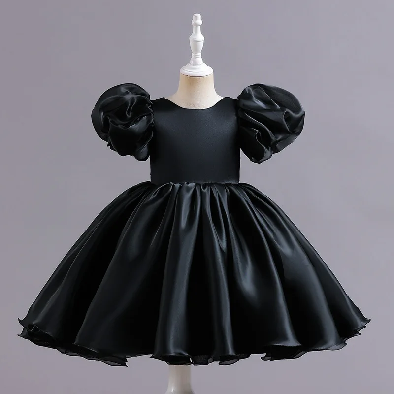 Children aged 1 to 7 years old are dressed in princess dresses puffed sleeves and puffed dresses and birthday dresses for babies