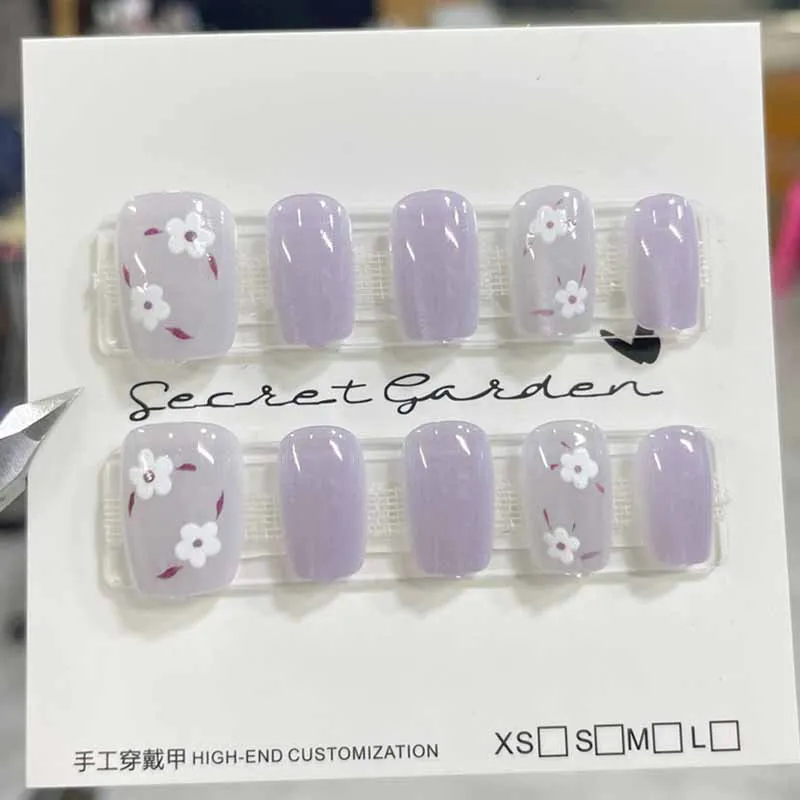 10Pcs Cute Daisy Cat Eyes Press on Nails Wearable Fake Nails Quick Drying Students Nail Art Nail Slices Removable New Nail Patch