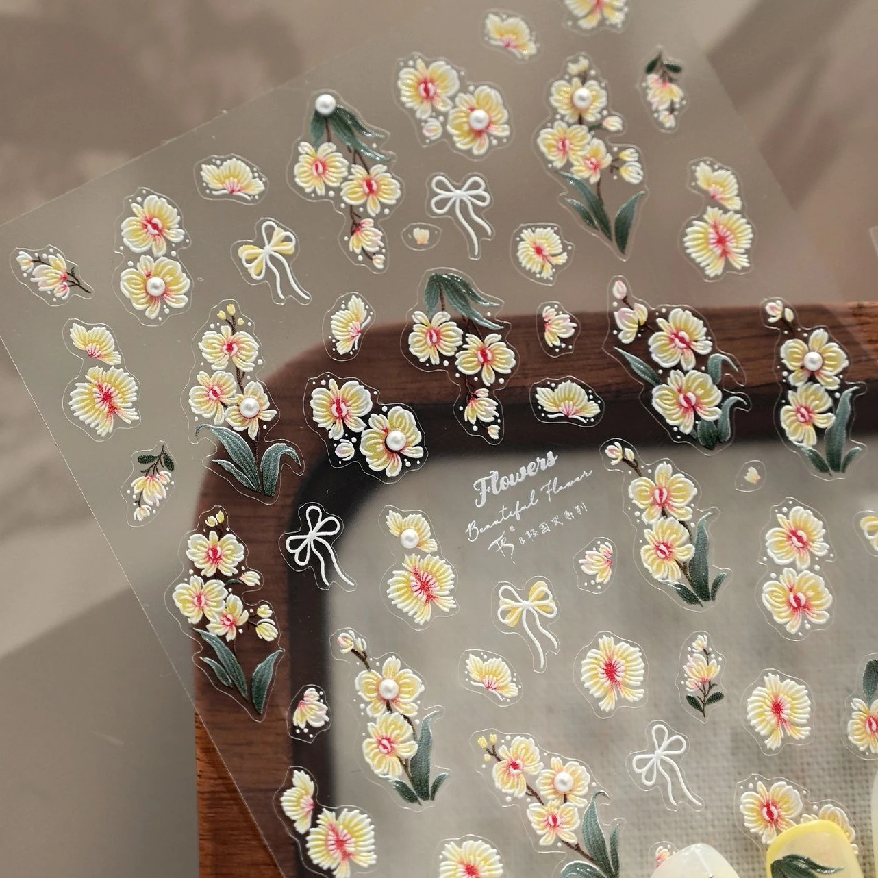 Autocollants de décoration pour ongles, fleur jaune clair, nœud papillon, pétale brodé, feuille de Rose, bourgeon de fleur de pêche, perle, DIY bricolage