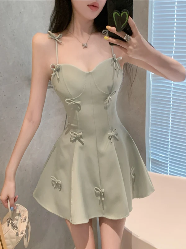 

Летнее короткое плиссированное платье с завязками и тонкими бретелями, женское, с завышенной талией, в корейском стиле, для повседневной носки, нежное и соблазнительное