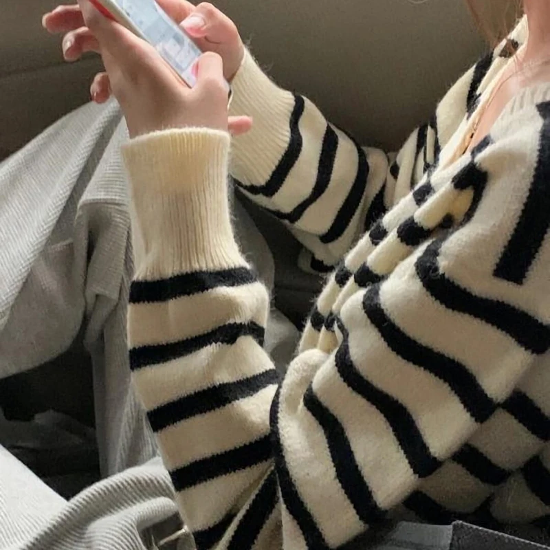 Korean Fashion Striped Knitted Cardigan Women Autumn Winter Button Up V Neck Sweaters Jacket Woman Long Sleeve Cardigans Female