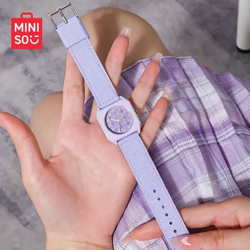 Exquisite, fashionable, gorgeous watches for women's exams, quartz watches for children's middle and high school students