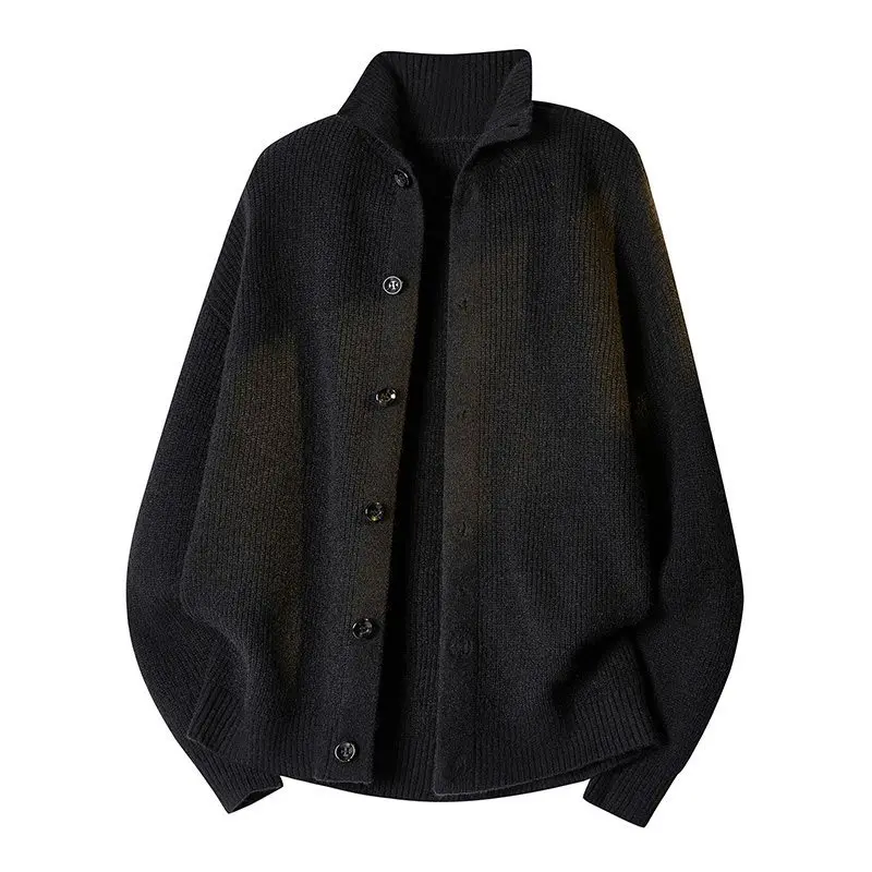 

Мужской вязаный кардиган JH502: свободный крой, на пуговицах, с воротником-стойкой, длинный рукав, базовый стиль, машинная стирка