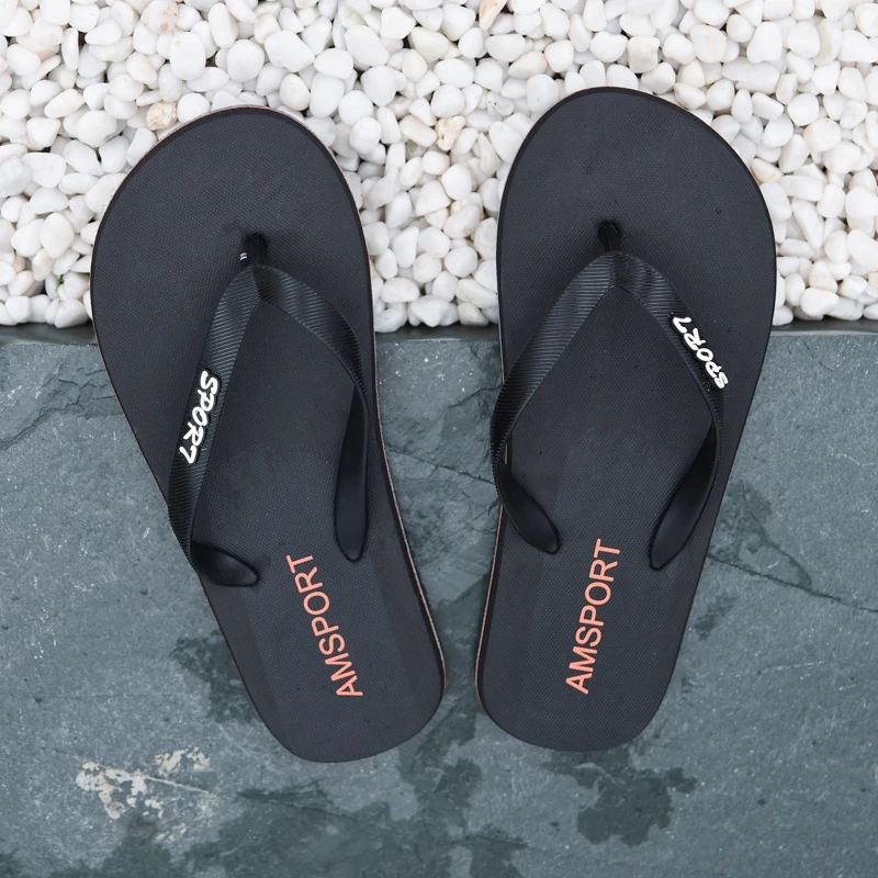 Summer New 2025 Men Flip Flops Summer Outdoor Slippers Travel Outdoor Beach Slippers Fashionable Non Slip Women Shoes Ultralight