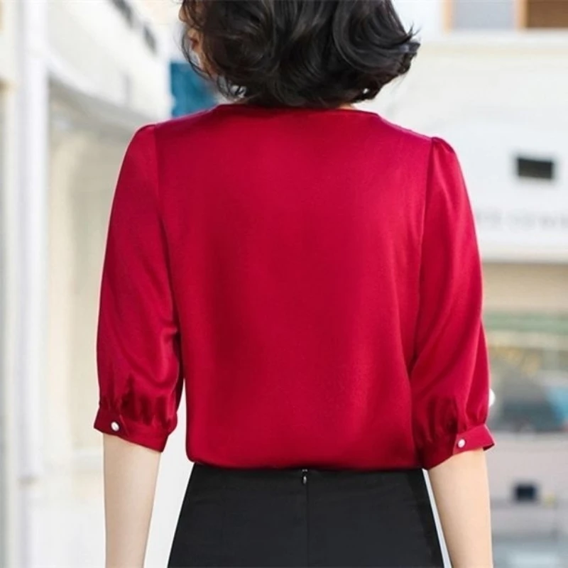 Kemeja Sifon Merah Bermanik Leher Lebar Berkerutan Blus Lengan Pendek Musim Semi Musim Panas Kaus Elegan Gaya Korea Kaus OL Profesional