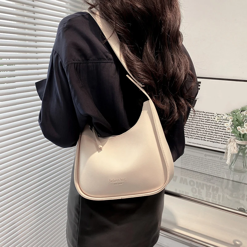 

Small Designer Women's Black Bag Simple Retro Crossbody Bags Luxury Pu Leather Female Handbags Pure Color Bucket Shoulder Bag