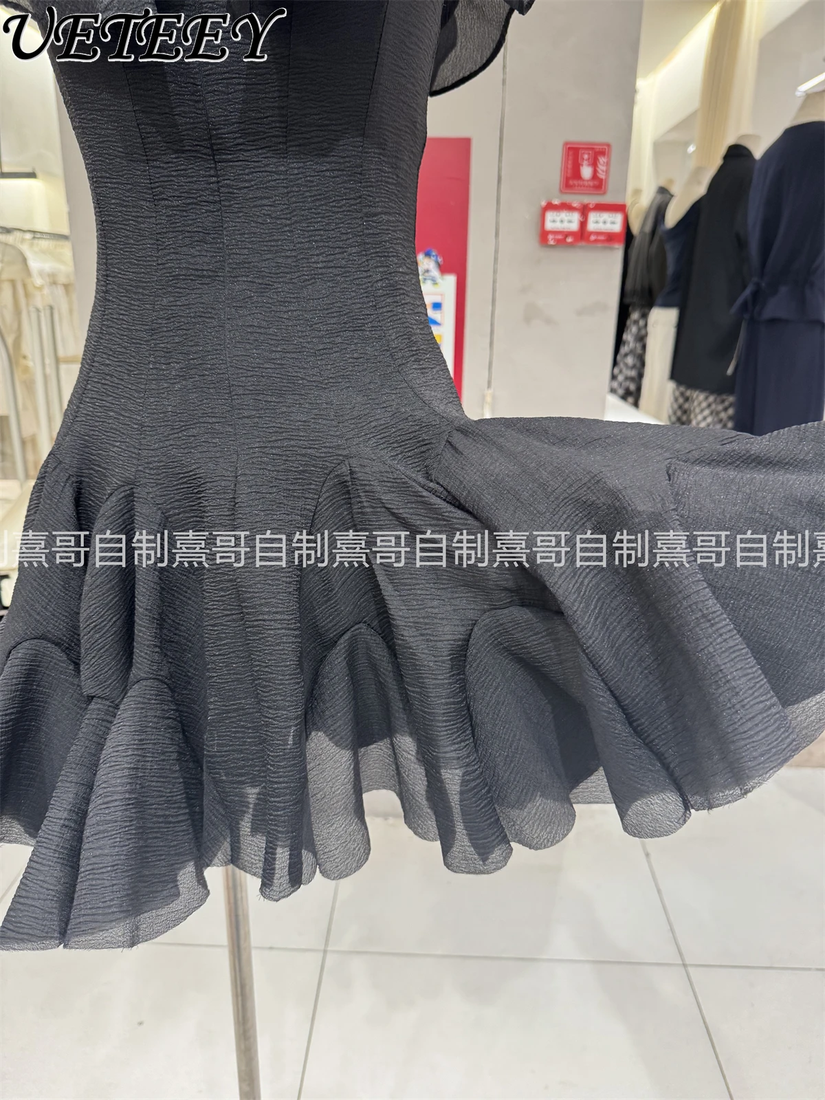 Temperamento francês vento suave gola quadrada cor sólida vestido de manga voadora verão novo high-end único lindo bud vestidos
