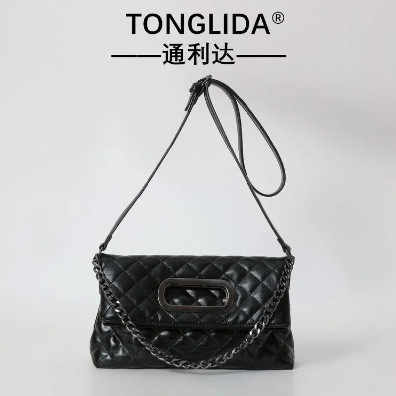 

Luxury Ladies Tote Bag Crafted From Premium Leather Featuring High-End Quality And Paris Chic Vintage Look