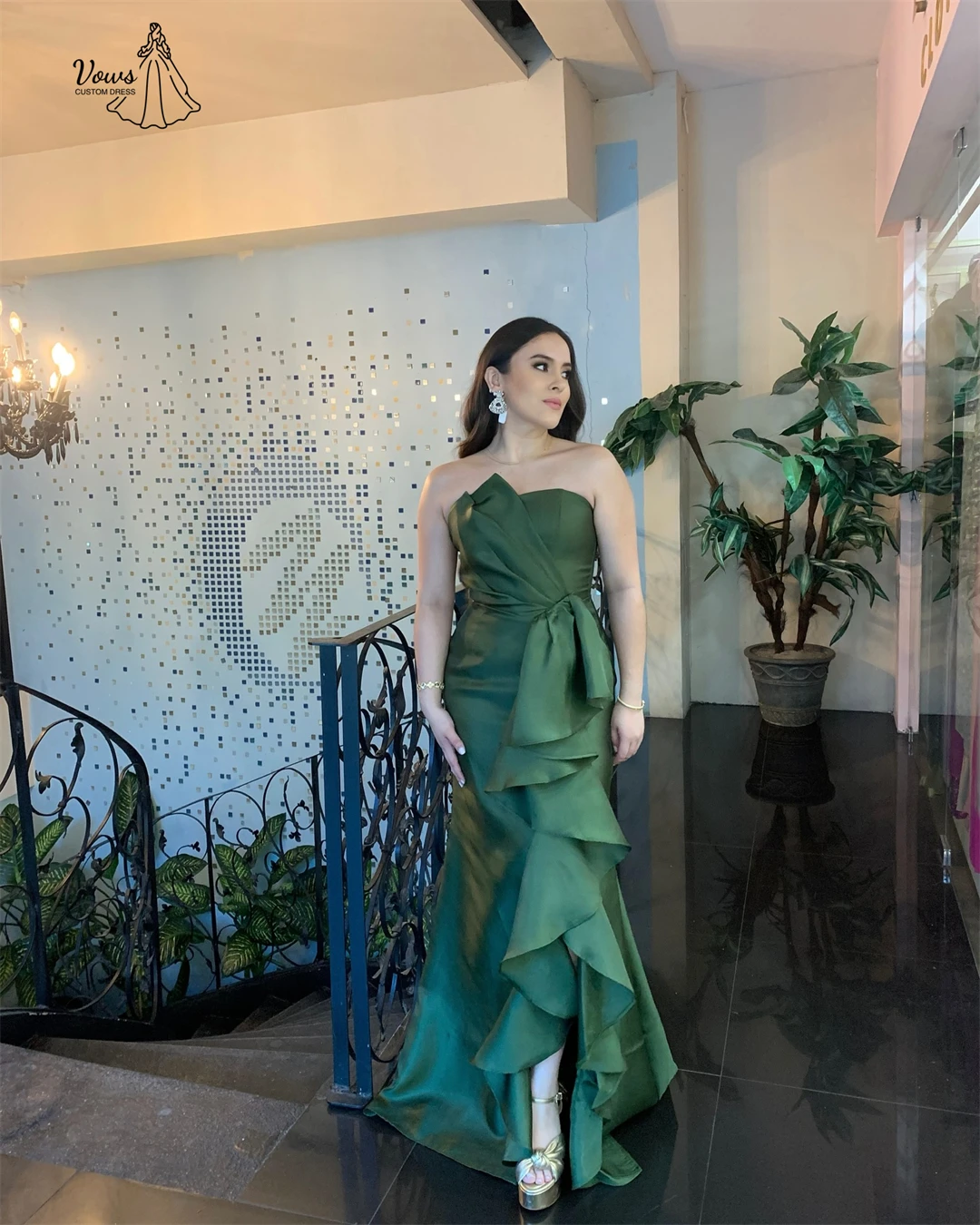 فساتين سهرة من قماش الساتان من Vows فساتين لحضور الحفلات الموسيقية الأنيقة للسيدات 2025 خط فستان سهرة نسائي مصنوع حسب الطلب فستاين سهرة/فساتين الحفلات الخضراء