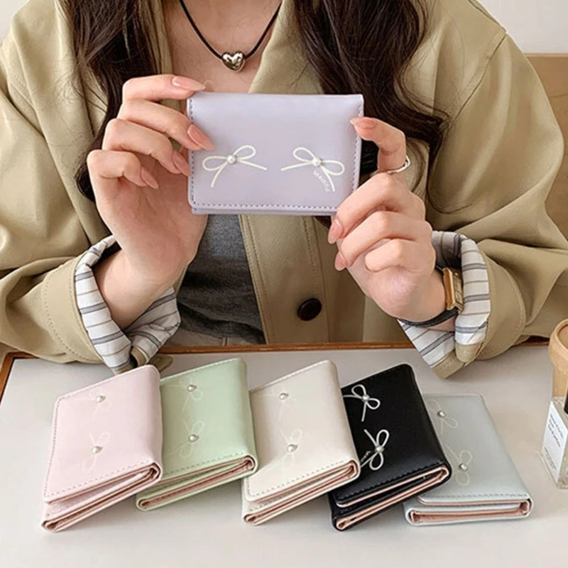 Women Stylish Bows Print Wallet Girls Aesthetic Small Card Holder Bifold Coin Purse Cash Pocket with Clear Window for Daily Use