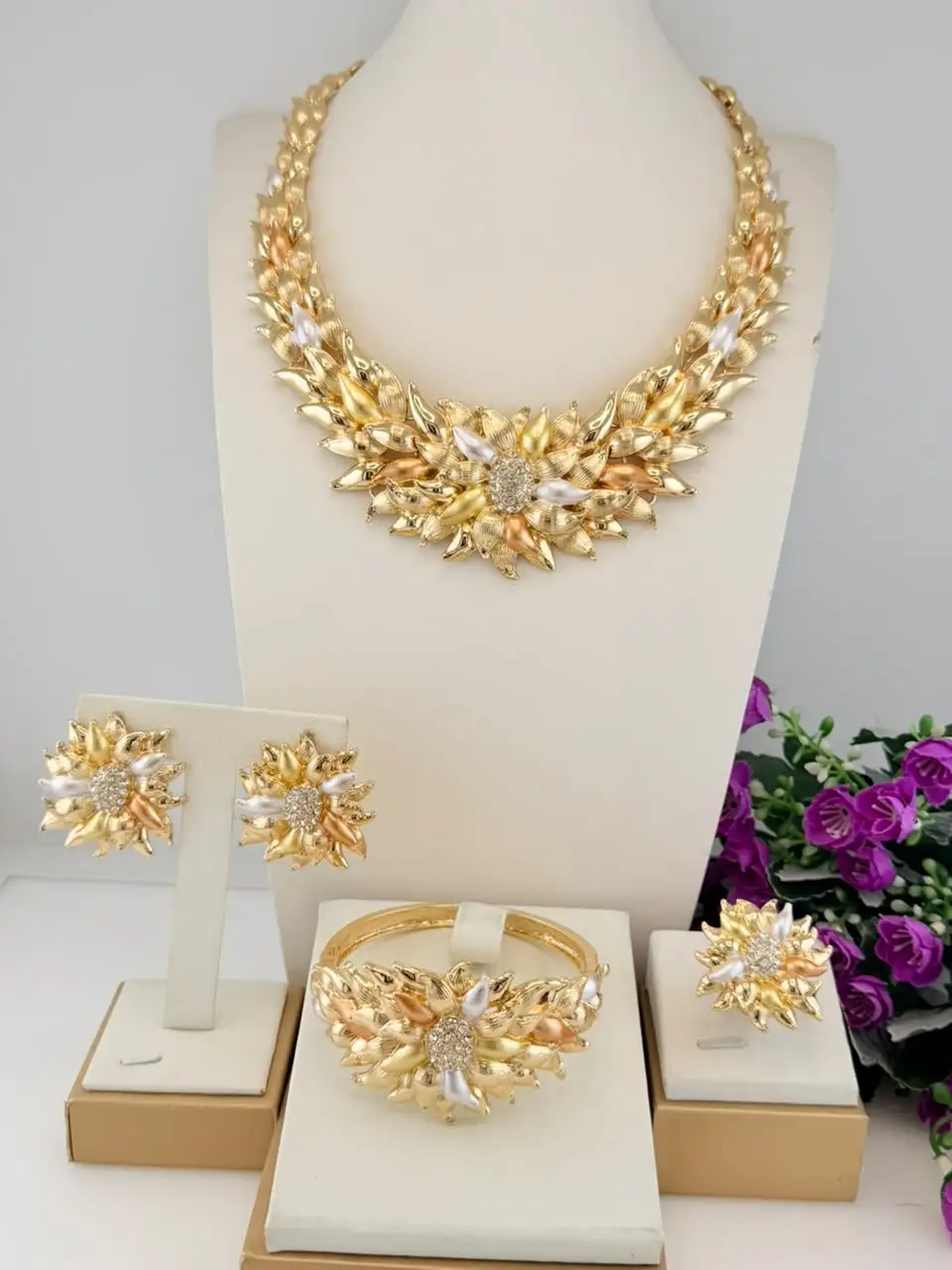 Luxury Three Tone Flower Italian Jewelry Set Collar Beautiful Trendy Brazalete Aretes Anillo 4PC Jewels Set for New Year Gift