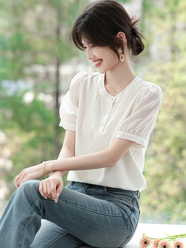 

New Chinese Sle round Ne ort Sve Embroidered Chiffon irt Women Summer 2026 Faion Unique Beautiful Top