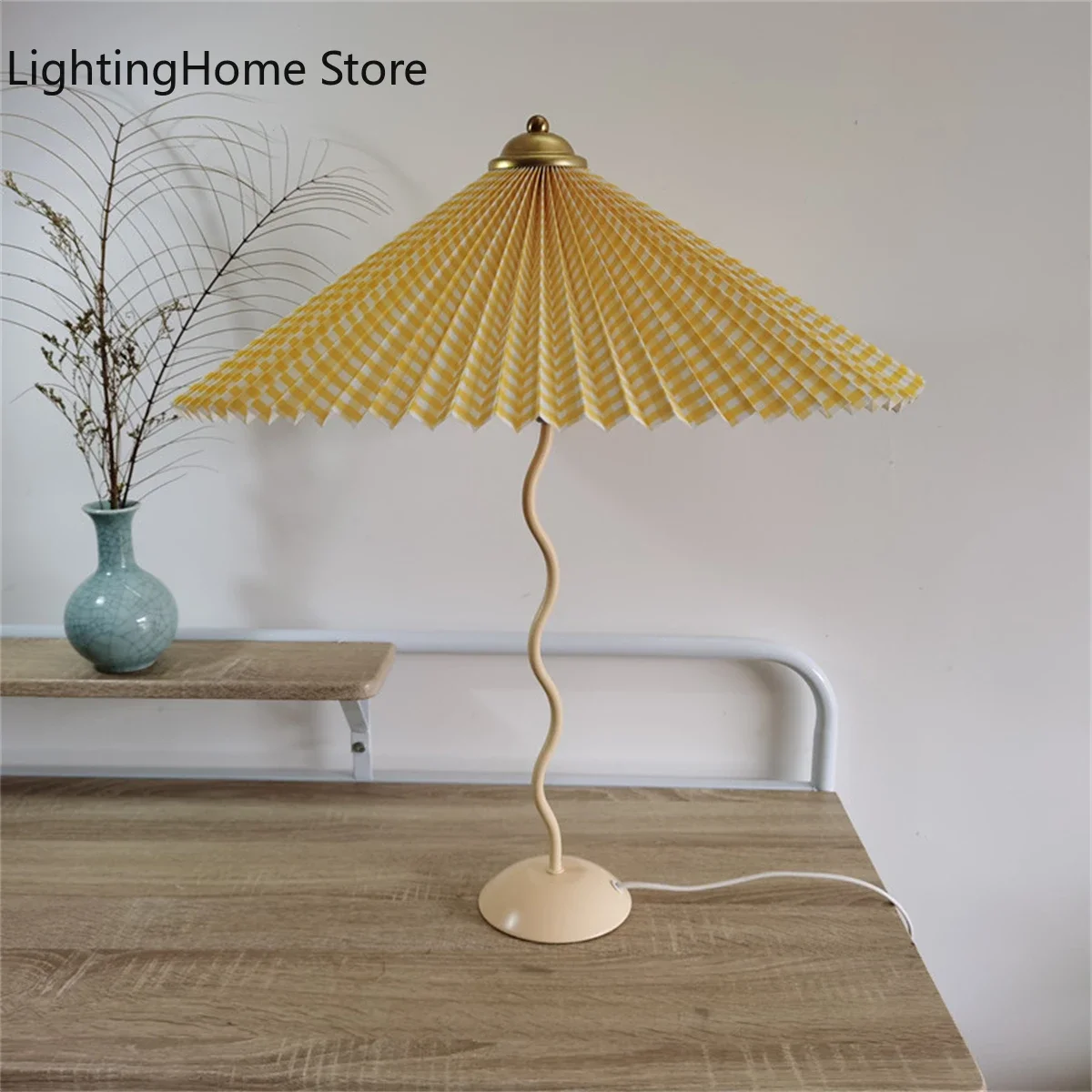 Table Lamp ins Retro Pleated Umbrella Nordic Medieval Korean Master Bedroom Bedside Lamp Swing Iron Art Drop Shipping