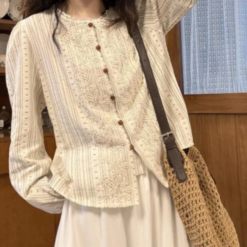 

Retro Lace Patchwork Striped Shirt 2025 New Style, Niche Design, Western-style Long Sleeved Top for Women