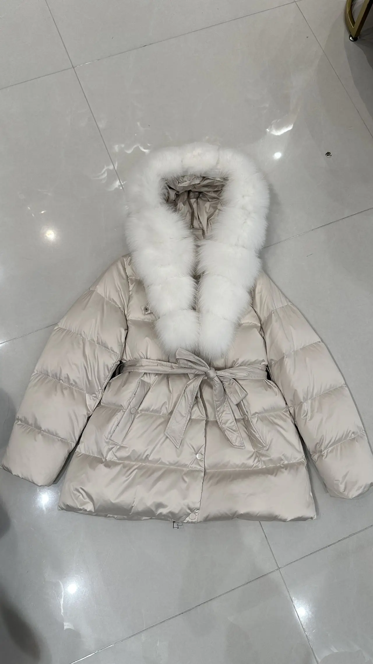 الجملة 2025 الشتاء الفضة الطبيعية الثعلب الفراء مقنعين 90% أوزة أسفل سترة المرأة سميكة معطف دافئ مقاوم للماء مربوط سترات