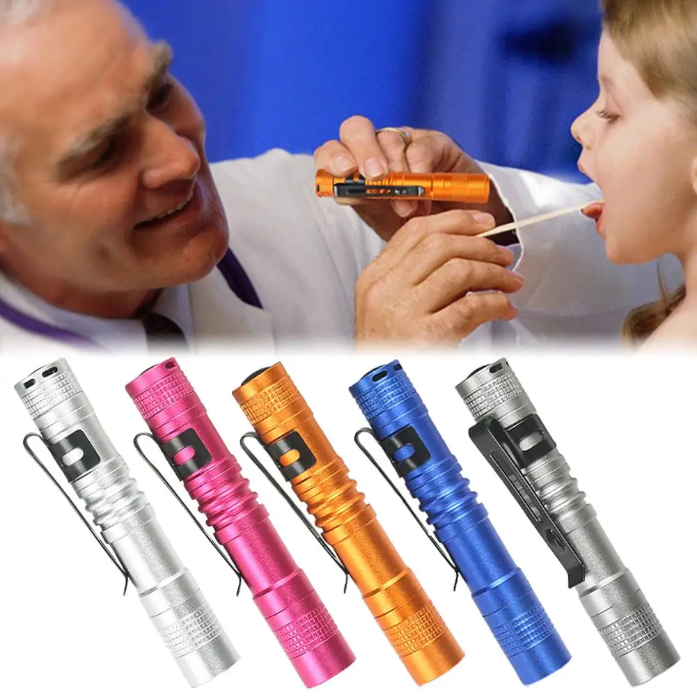 مصباح يدوي صغير محمول مع مشبك قلم يده شعلة جيب فائقة استخدام بطاريات AA للتخييم في الهواء الطلق مصباح الطوارئ