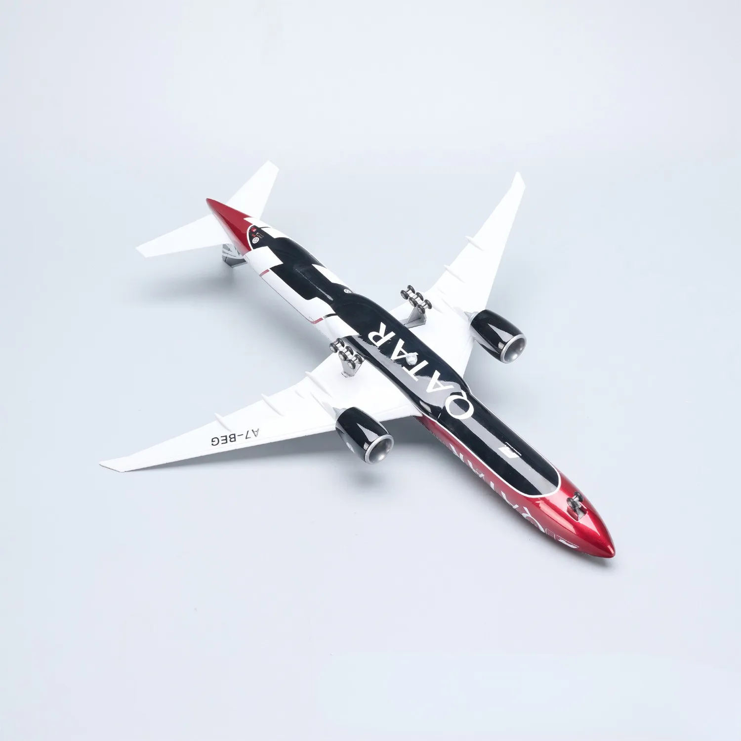 1/157 Scale Plane 47cm Qatar B777 Diecast Resin Airplane Model Kit with Stand Adult Aviation Enthusiast Gift or Collection Displ