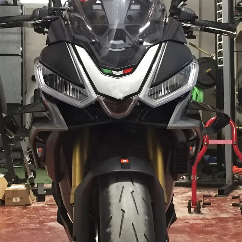 Alerón aerodinámico para carreras de motocicletas, Deflector de viento lateral