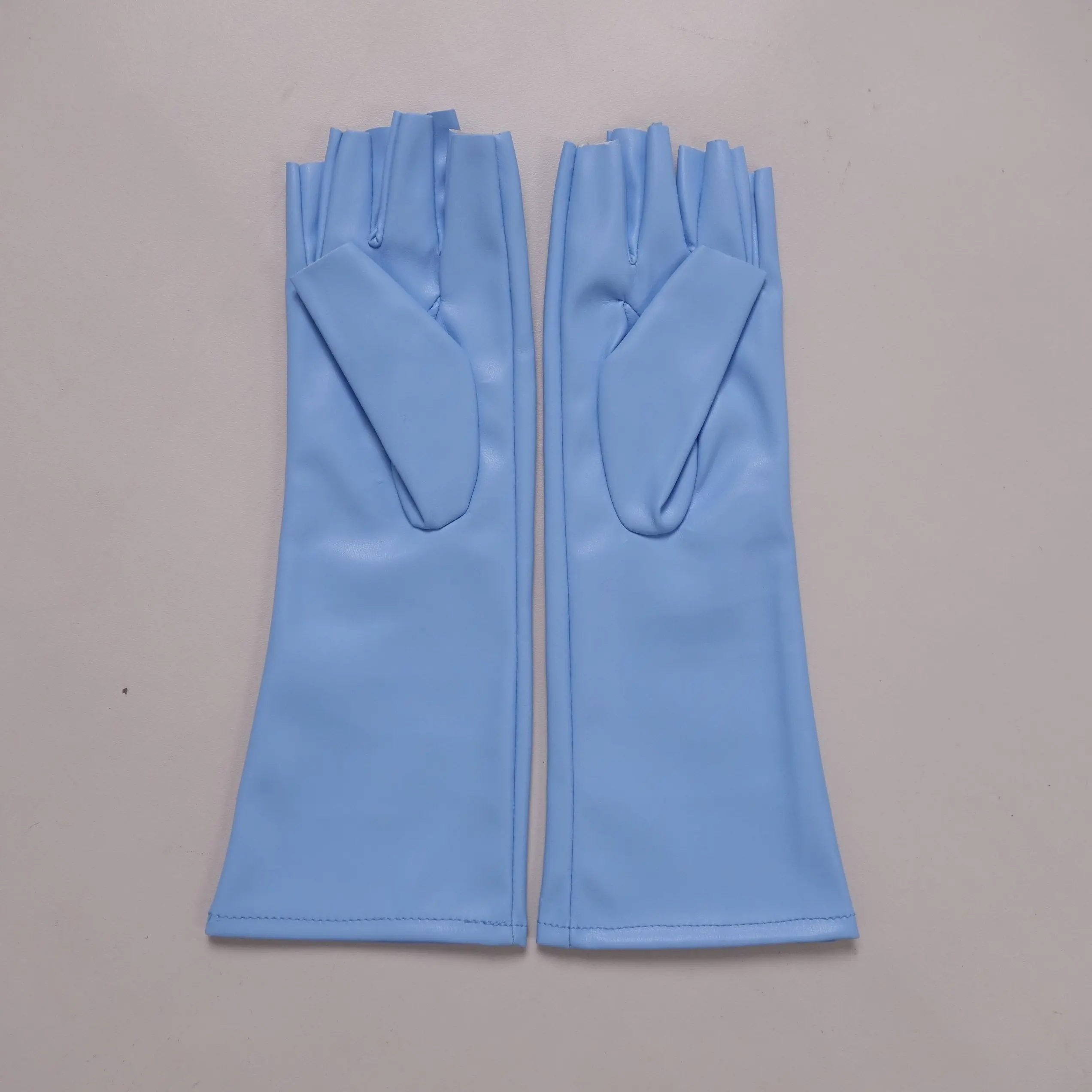 11 Zoll (28 cm) lange fingerlose Handschuhe aus Kunstleder, glänzend, schwarz-silber, halbfingerlos, fingerlose Wärmer, Handgelenkstulpen, Armstulpen, sexy – Detail 24