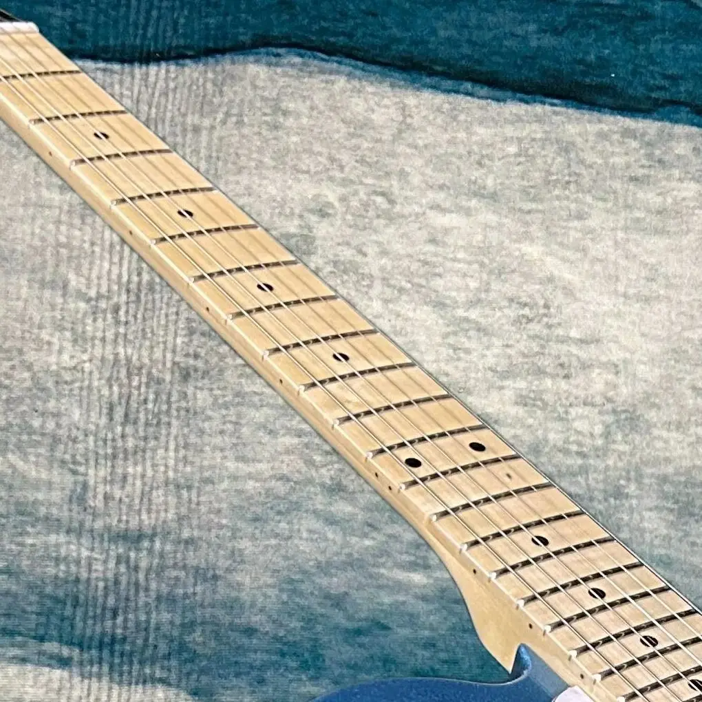 Hot Sale Metallic Blue Electric Guitars Maple Fretboard view 4