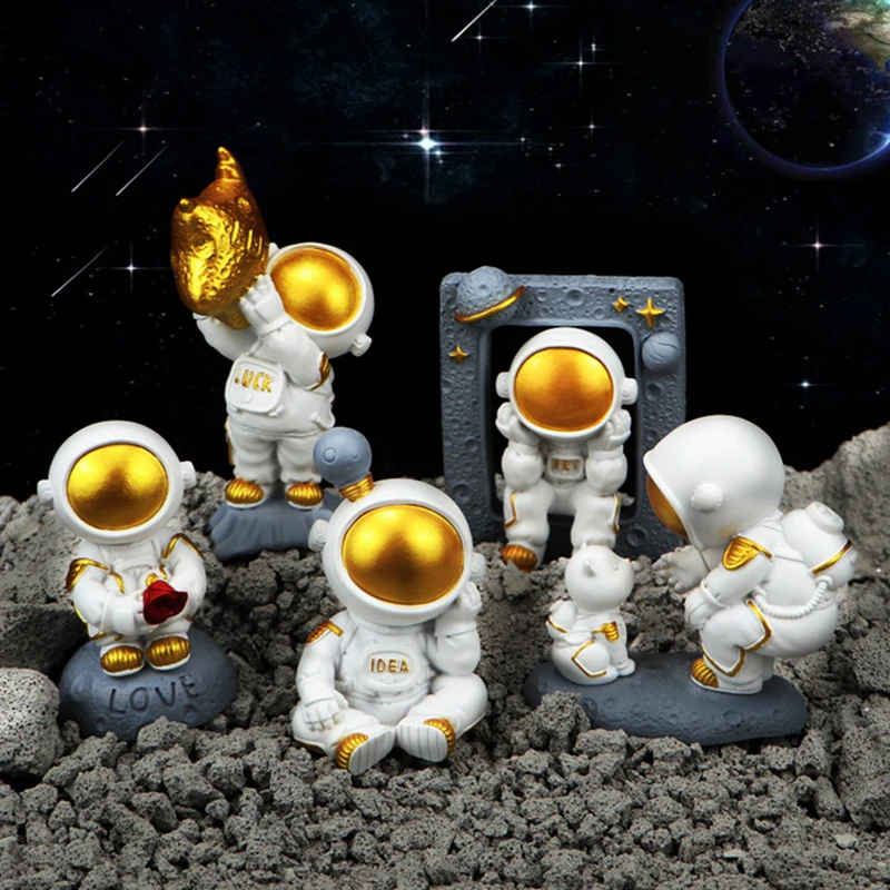 Resin Astronaut Figurines Statue Spaceman Sculpture Desktop Ornament Statue Home Office Decoration Figure Model Kids Toys Gifts