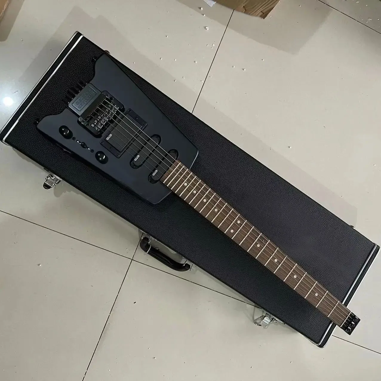 STEINBERGER, Headless  Guitar,  Body, Satin Finish, Rosewood Fingerboard, Black Hardware, 6 Strings Guitarra