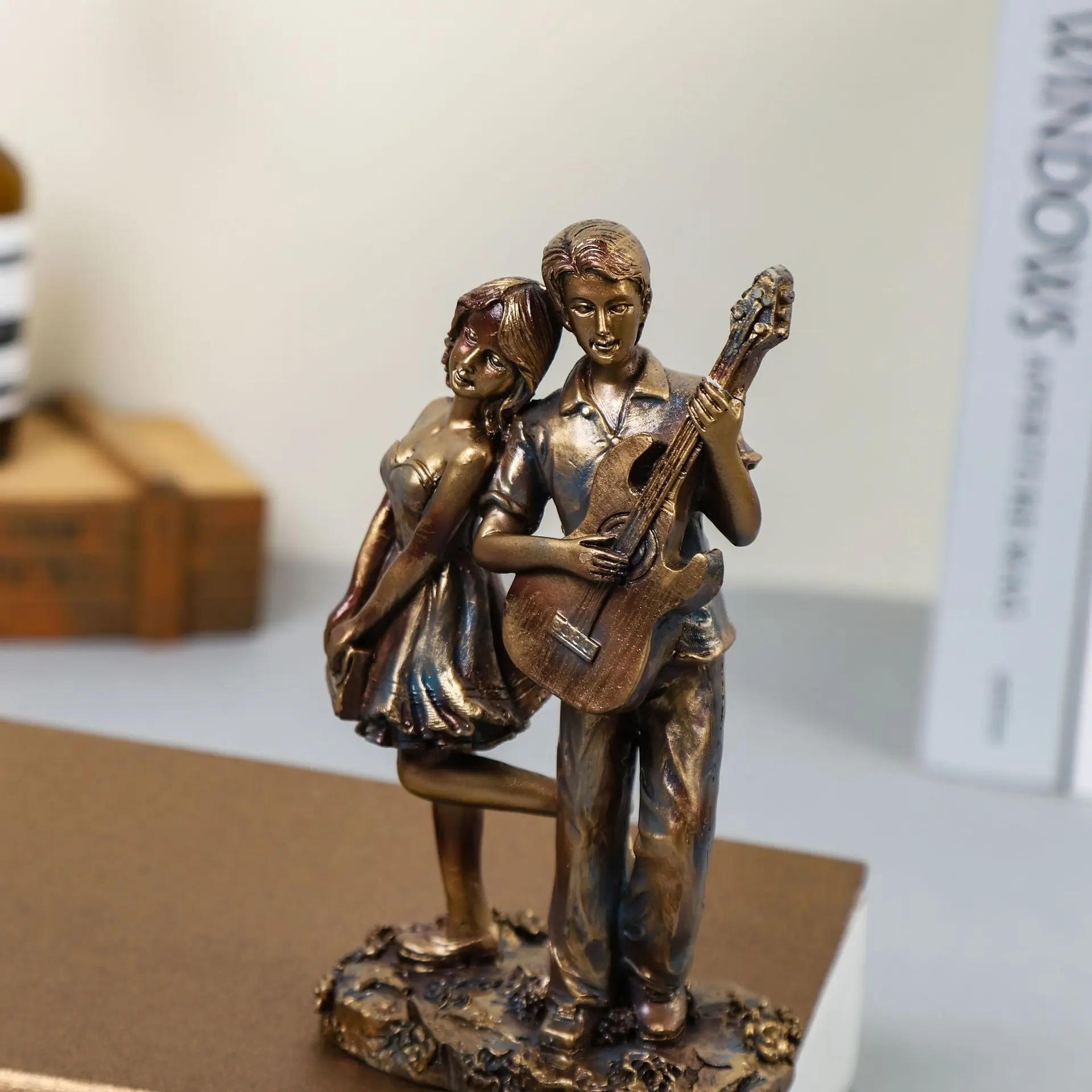 Couple Figurines, Luxury-Style Figurines, Commemorative Creative Home Decoration Handicraft Display Resin Ornament