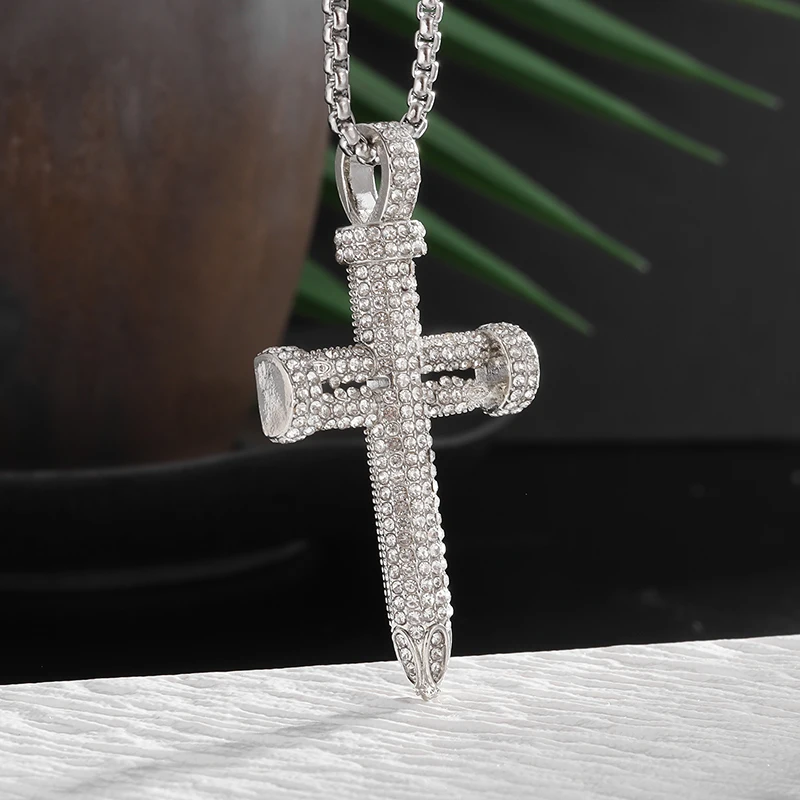 Exquisite glänzende Eis Kristall Kreuz Anhänger stilvolle 3D Nagel Halskette für Männer Frauen Rapper Hip Hop Amulett Schmuck Geschenk