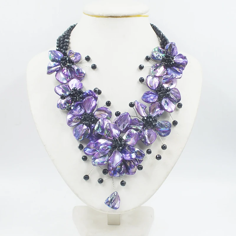 

Exquisite ladies' party jewelry. Natural shell/crystal. Woven beautiful flower necklace 20”